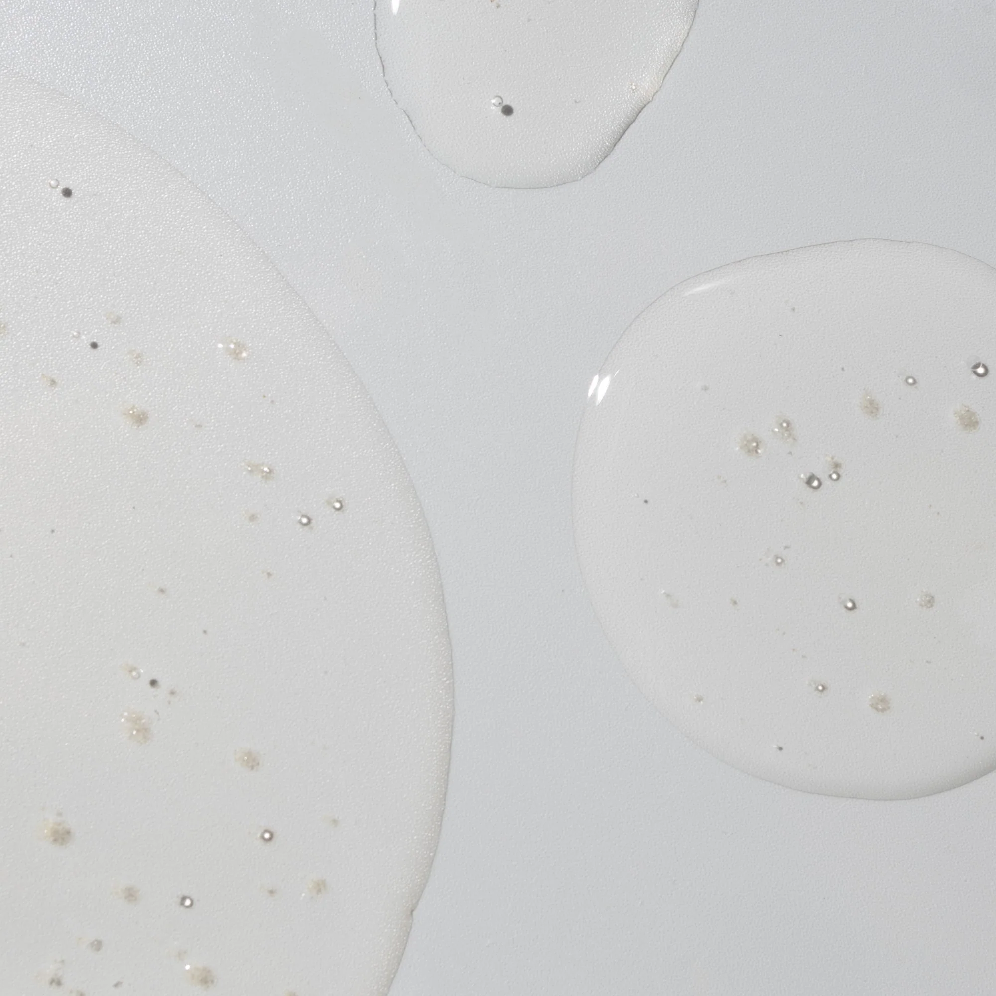 Crystal Clear Liquid Crystal Hydrating Mist - Image 5